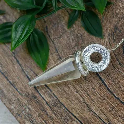 Péndulo de cristal de roca cónico